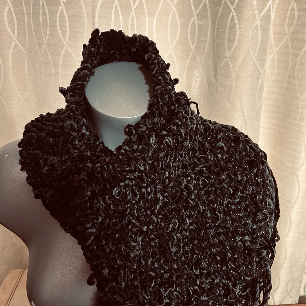 NWOT Velvet Yarn Black Sparkly Knit Scarf with 7” Fringe Very Soft Very Warm